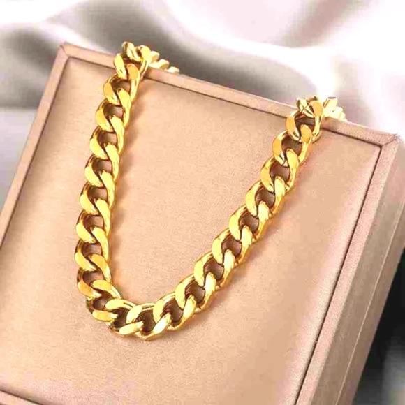 NEW‎ 18k Gold-Plated Cuban Chain Necklace - Picture 4 of 12